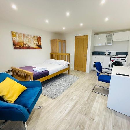 New Modern Studio Apartment, Parking, Netflix Kenilworth Esterno foto