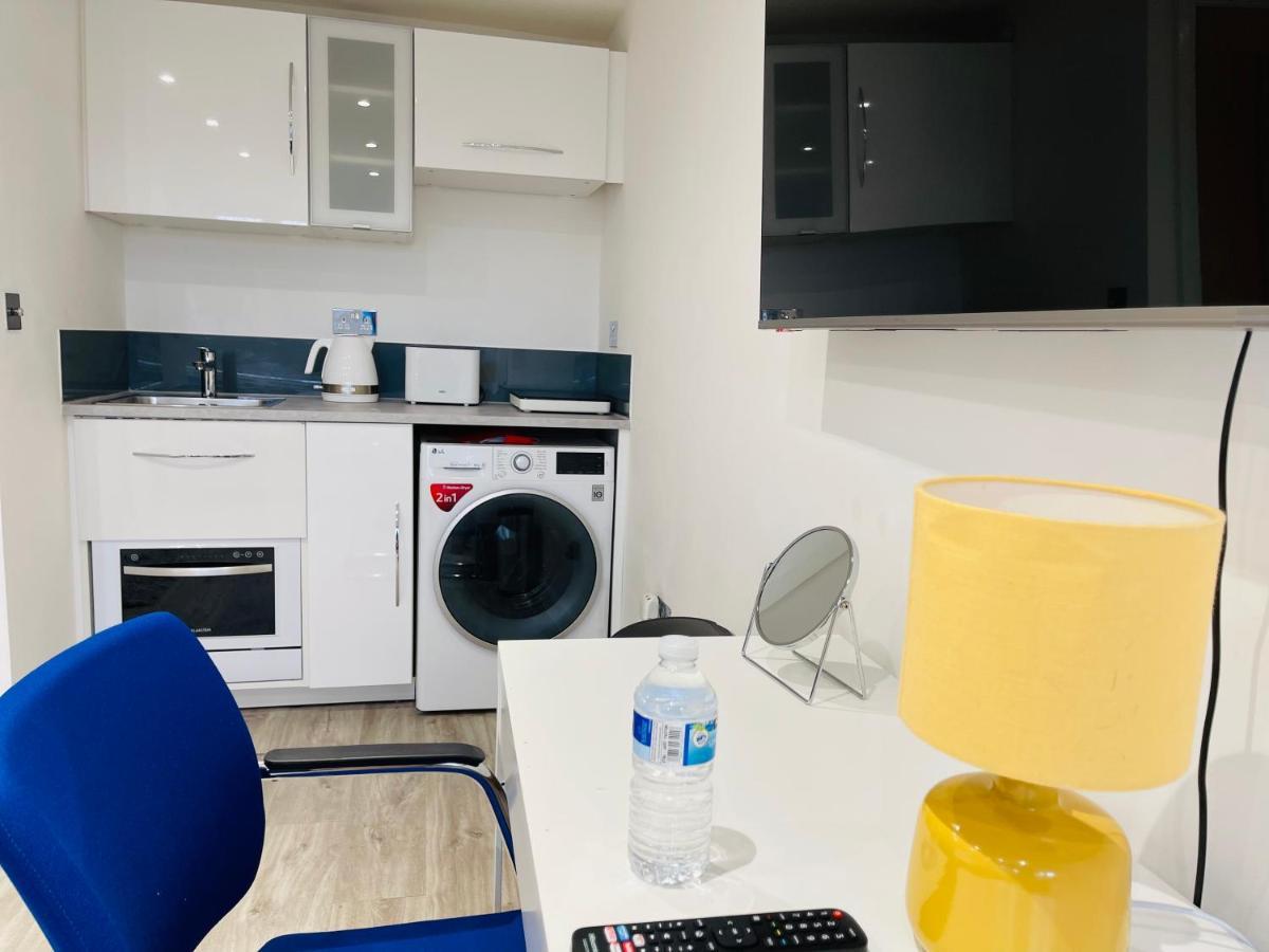 New Modern Studio Apartment, Parking, Netflix Kenilworth Esterno foto