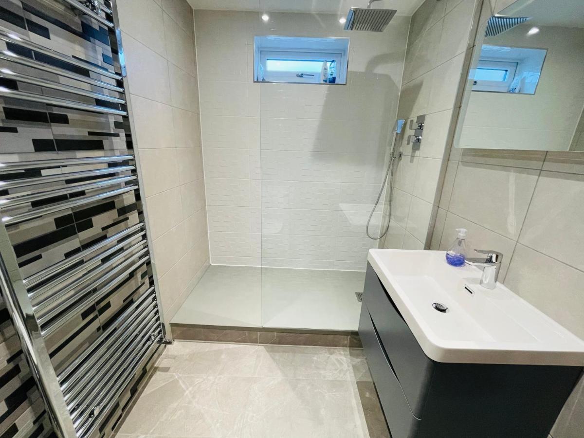 New Modern Studio Apartment, Parking, Netflix Kenilworth Esterno foto