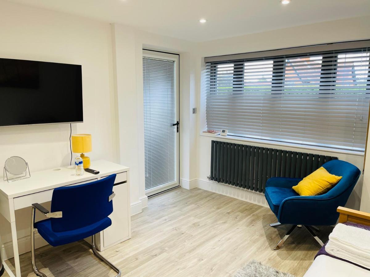 New Modern Studio Apartment, Parking, Netflix Kenilworth Esterno foto